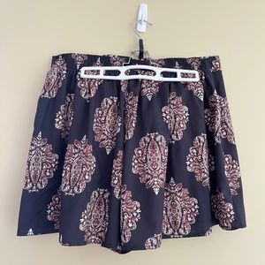 Shein shorts women's size 1XL in Bali print